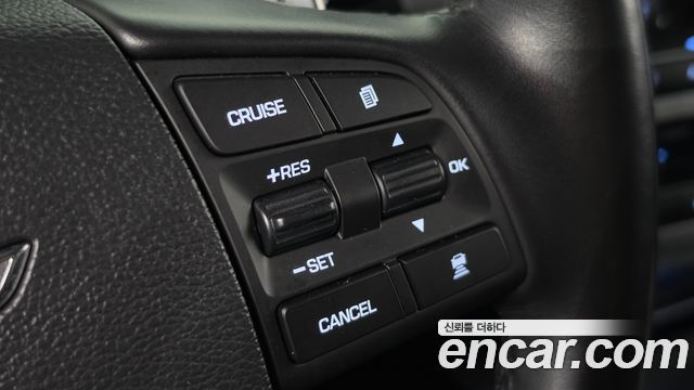 Genesis G80 2017 — photo 20