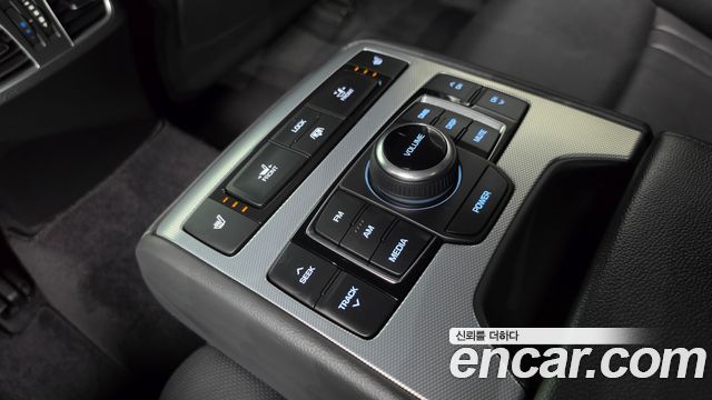 Genesis G80 2017 — photo 27