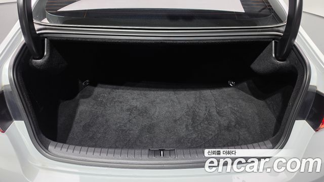 Genesis G80 2017 — photo 31