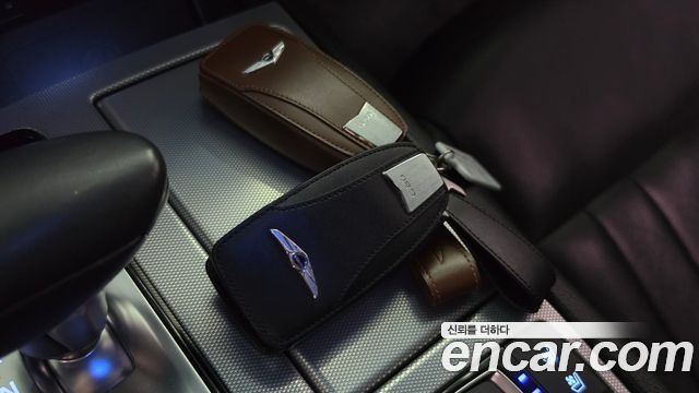 Genesis G80 2017 — photo 33