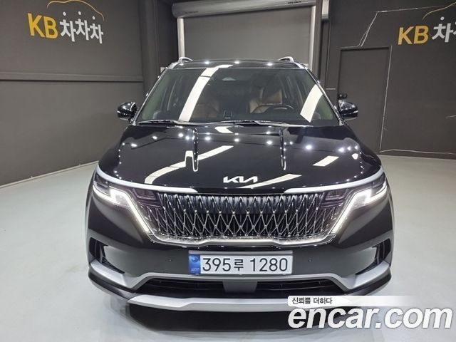 Kia Canival 2023 — photo 1