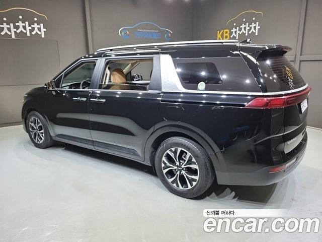 Kia Canival 2023 — photo 6