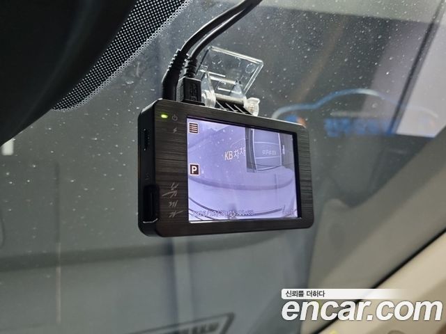 Kia Canival 2023 — photo 9