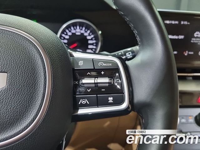 Kia Canival 2023 — photo 16