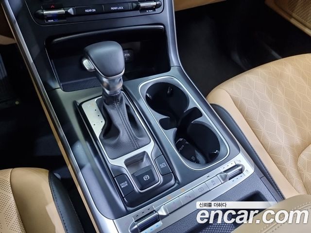 Kia Canival 2023 — photo 19