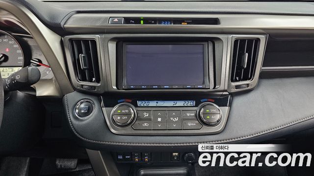 Toyota RAV4 2015 — photo 18