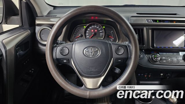 Toyota RAV4 2015 — photo 19