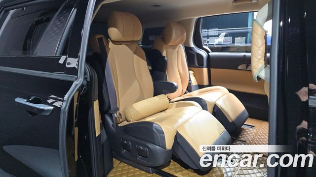 Kia Canival 2022 — photo 17