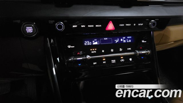 Kia Canival 2022 — photo 24