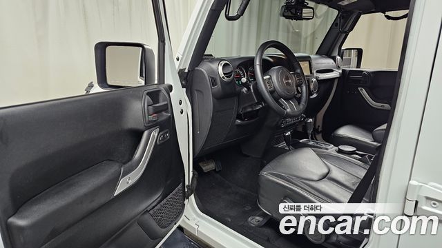 Jeep Wrangler 2017 — photo 13