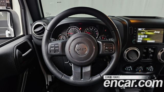 Jeep Wrangler 2017 — photo 18