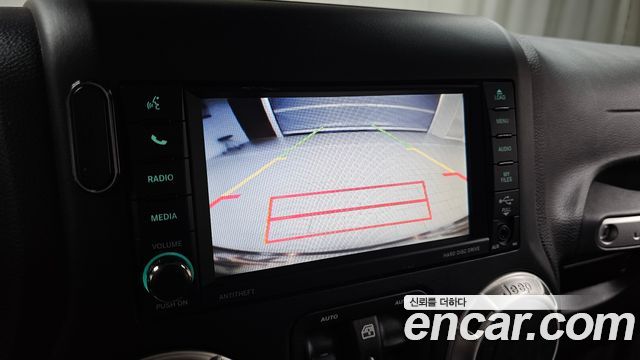 Jeep Wrangler 2017 — photo 19