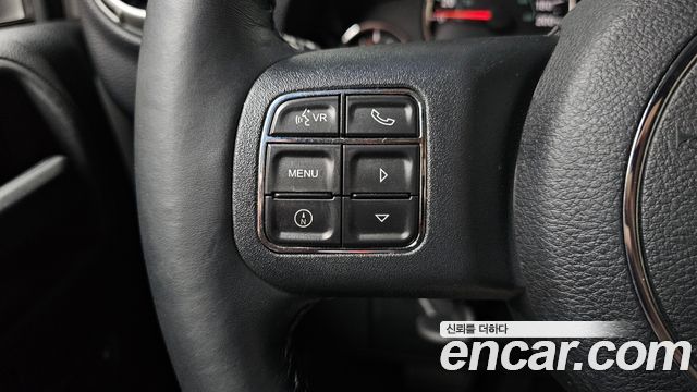 Jeep Wrangler 2017 — photo 22