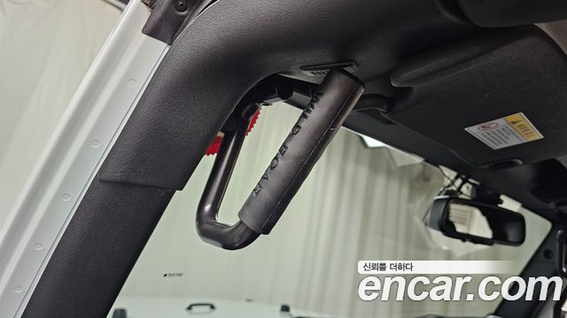 Jeep Wrangler 2017 — photo 23