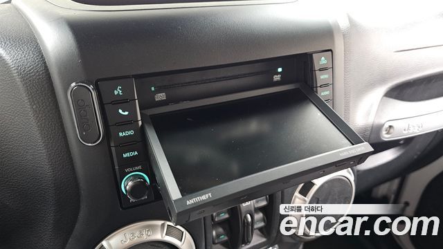 Jeep Wrangler 2017 — photo 29