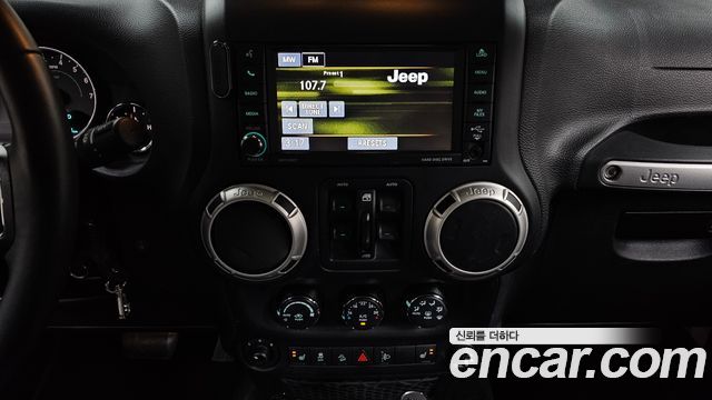 Jeep Wrangler 2017 — photo 31
