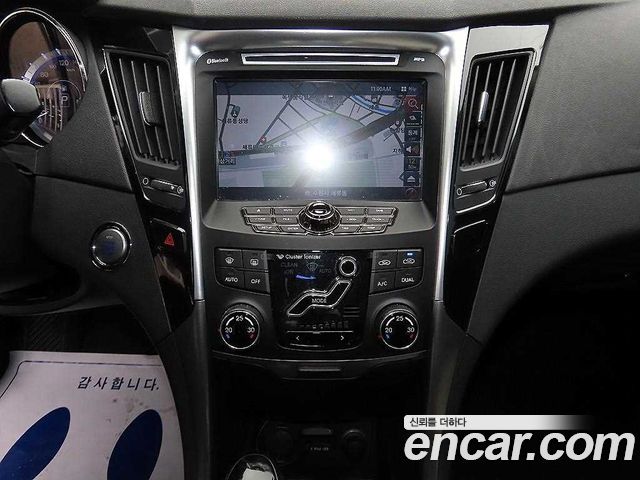 Hyundai Sonata 2012 — photo 13