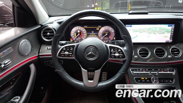 Mercedes-Benz E-Class 2020 — photo 19