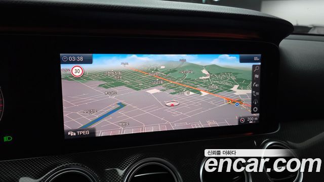Mercedes-Benz E-Class 2020 — photo 21
