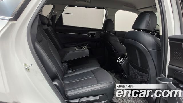 Kia Sorento 2023 — photo 17