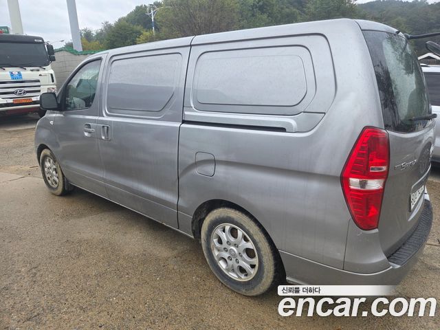 Hyundai Starex 2011 — photo 8