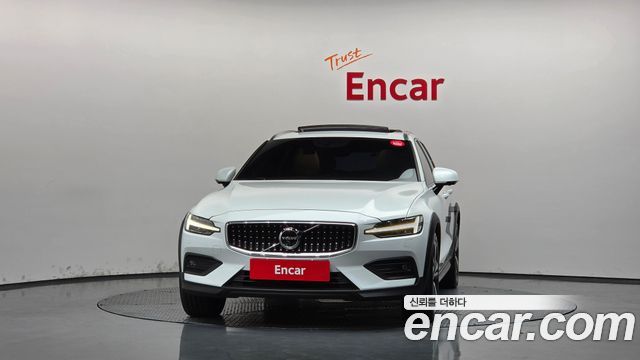 Volvo V60 2020 — photo 3