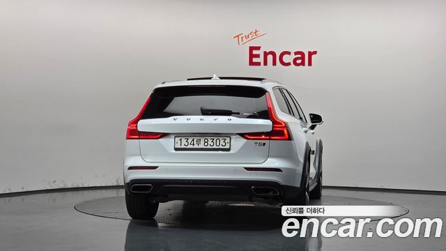 Volvo V60 2020 — photo 4