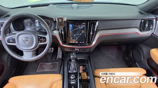 Volvo V60 2020 — photo 10