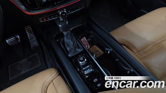 Volvo V60 2020 — photo 12