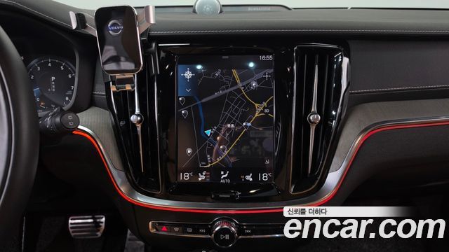 Volvo V60 2020 — photo 18