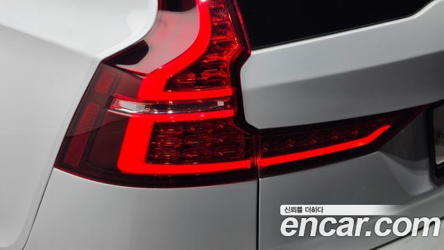 Volvo V60 2020 — photo 9