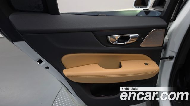 Volvo V60 2020 — photo 15