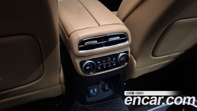 Genesis GV80 2023 — photo 25