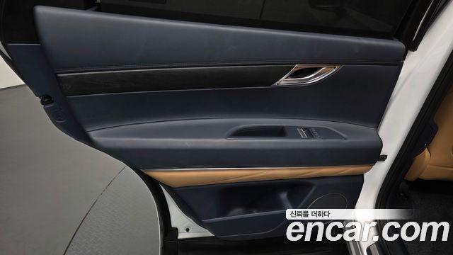 Genesis GV80 2023 — photo 15