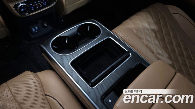 Genesis GV80 2023 — photo 37