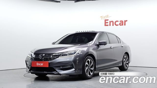 Honda Accord 2017 — photo 1