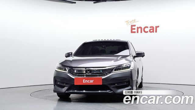Honda Accord 2017 — photo 3