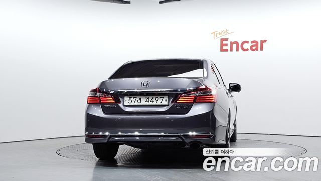Honda Accord 2017 — photo 4