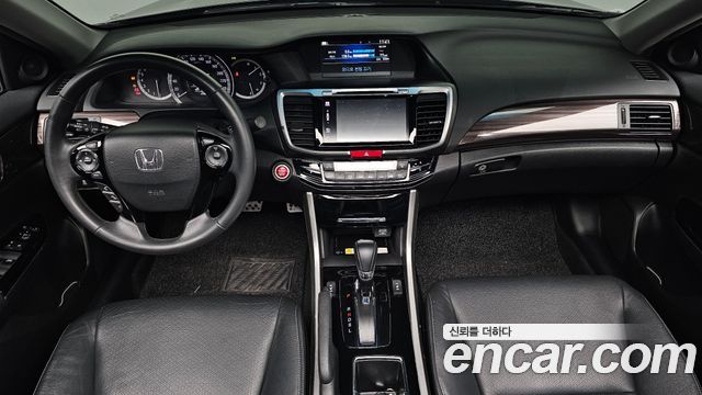 Honda Accord 2017 — photo 10