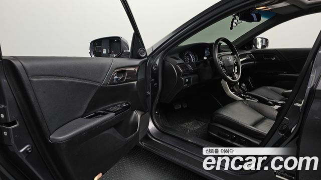 Honda Accord 2017 — photo 13