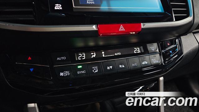 Honda Accord 2017 — photo 22