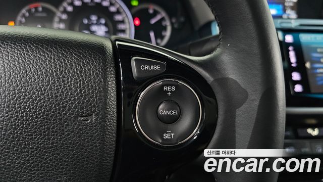 Honda Accord 2017 — photo 25