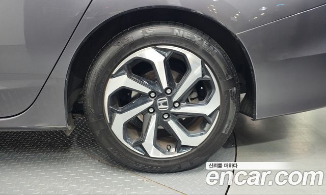 Honda Accord 2017 — photo 7