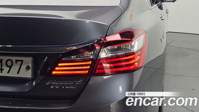 Honda Accord 2017 — photo 9