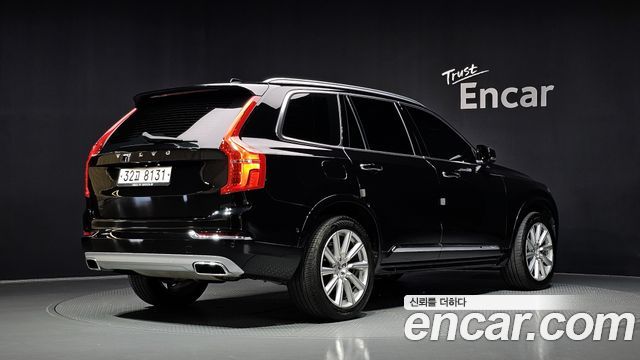 Volvo XC90 2018 — photo 2