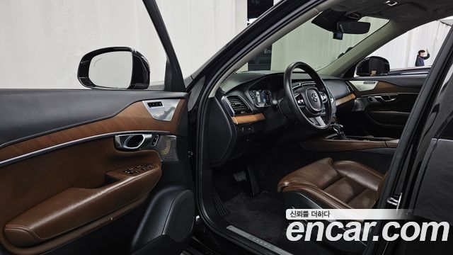 Volvo XC90 2018 — photo 13