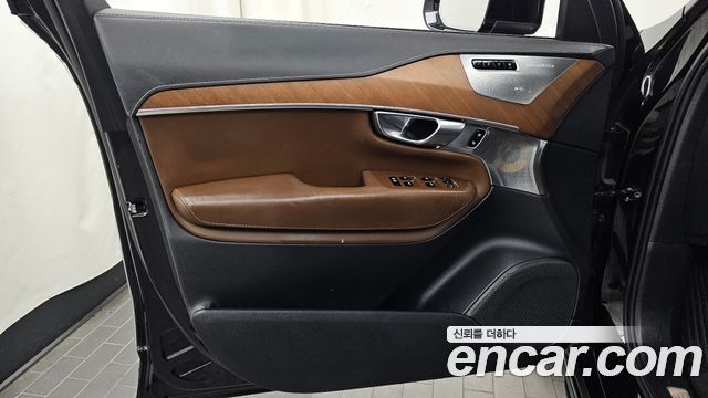 Volvo XC90 2018 — photo 14