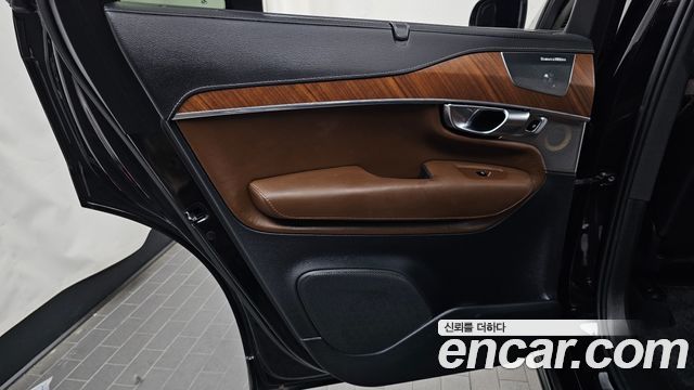 Volvo XC90 2018 — photo 15