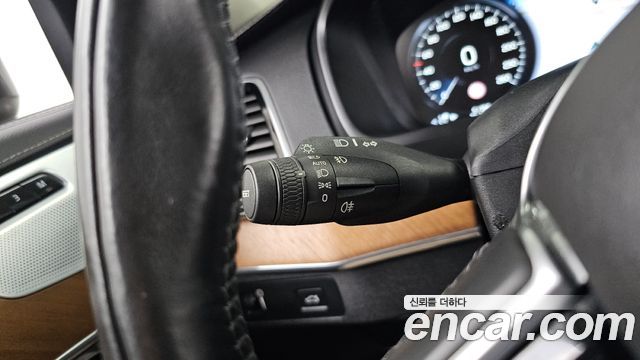 Volvo XC90 2018 — photo 29