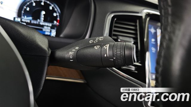 Volvo XC90 2018 — photo 30